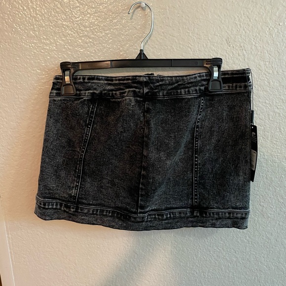 Black washed mini denim skirt - Picture 4 of 4